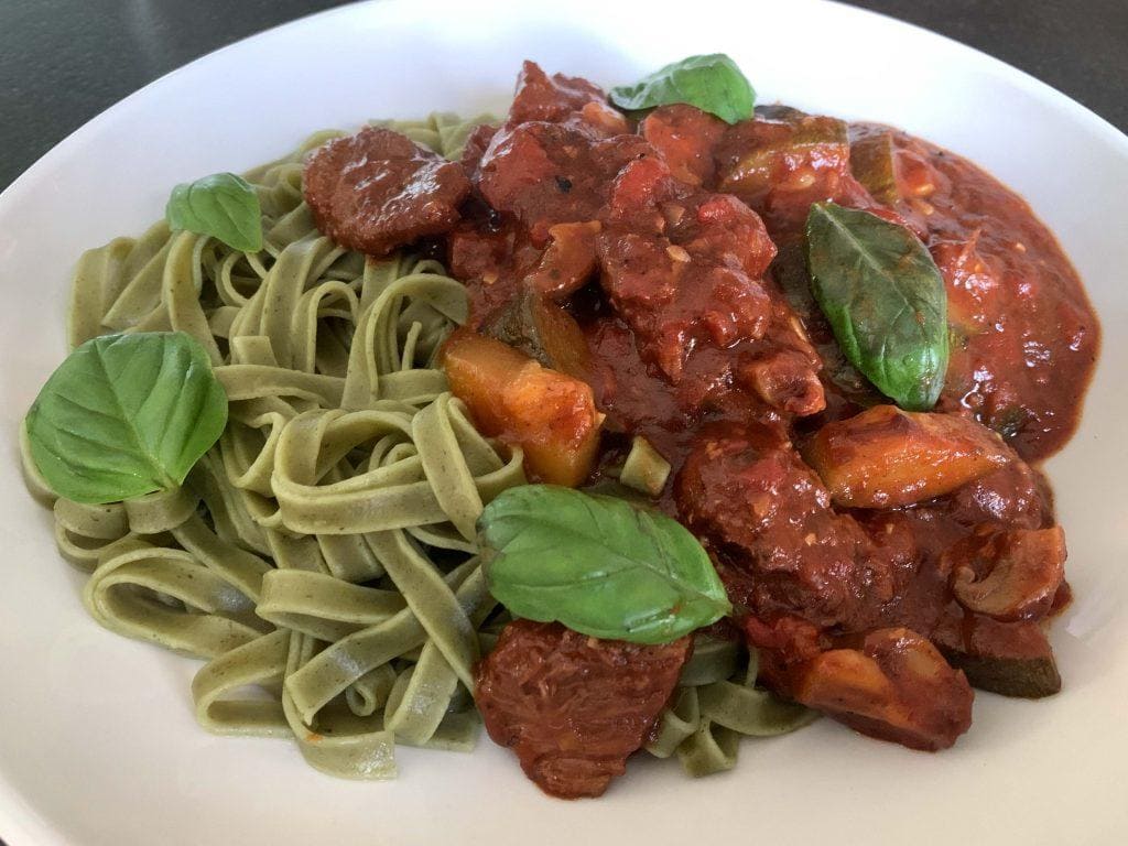 Italiaanse stoofschotel met tagliatelle