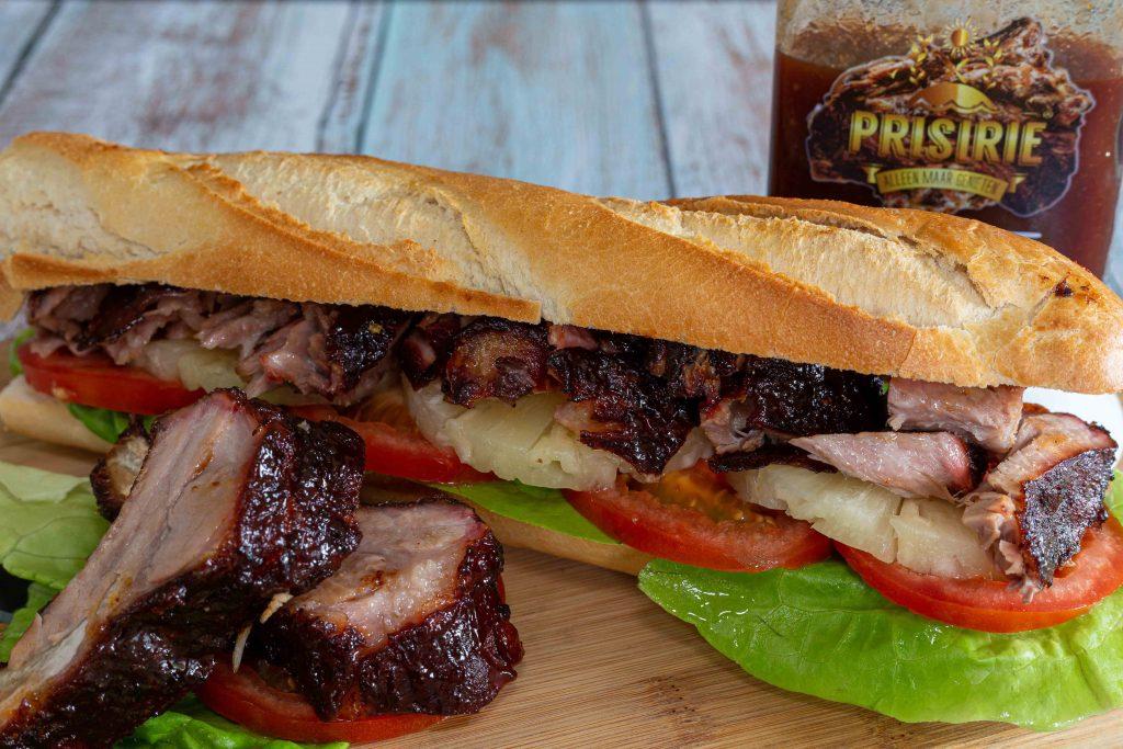 Ribsandwiches met Prisirie Spareribsaus