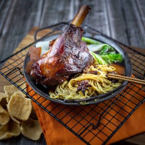 Aziatisch gestoofde lamsschenkel