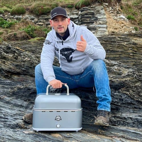 Barbecuemarq op de kliffen met een portable pit boss barbecue
