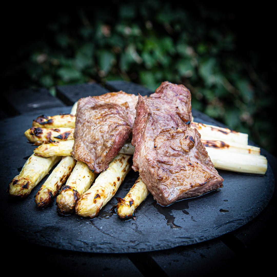 Iberico Secreto met asperges