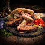 Griekse BBQ gyros met tzatziki